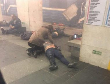 «Πνιγμένοι» στο αίμα και ακρωτηριασμένοι στο μετρό της Αγίας Πετρούπολης! (βίντεο)